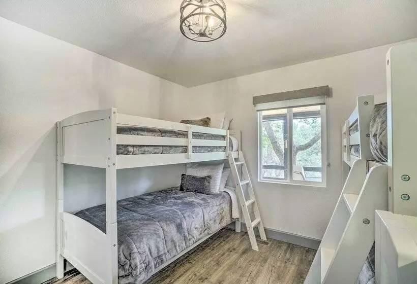 Prescott Retreat W/ Hot Tub ~ 3 Mi To Dtwn!