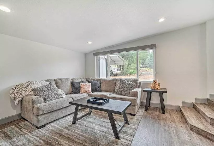 Prescott Retreat W/ Hot Tub ~ 3 Mi To Dtwn!