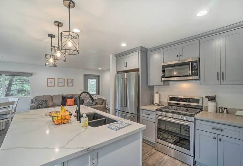 Prescott Retreat W/ Hot Tub ~ 3 Mi To Dtwn!