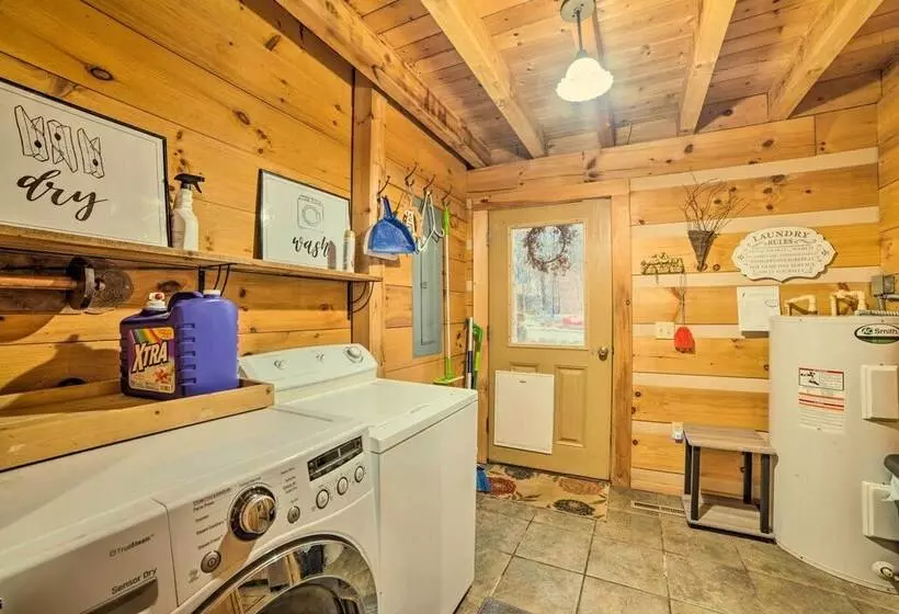 Quiet, Woodsy Retreat: Deck & Kentucky Lake Access