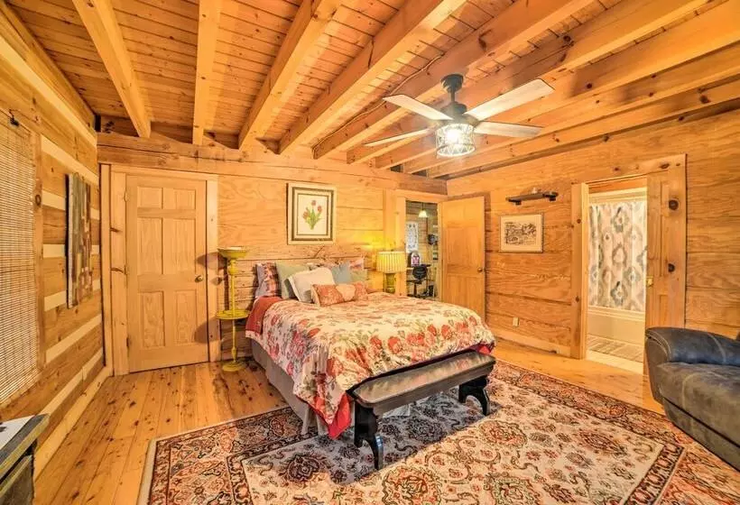 Quiet, Woodsy Retreat: Deck & Kentucky Lake Access