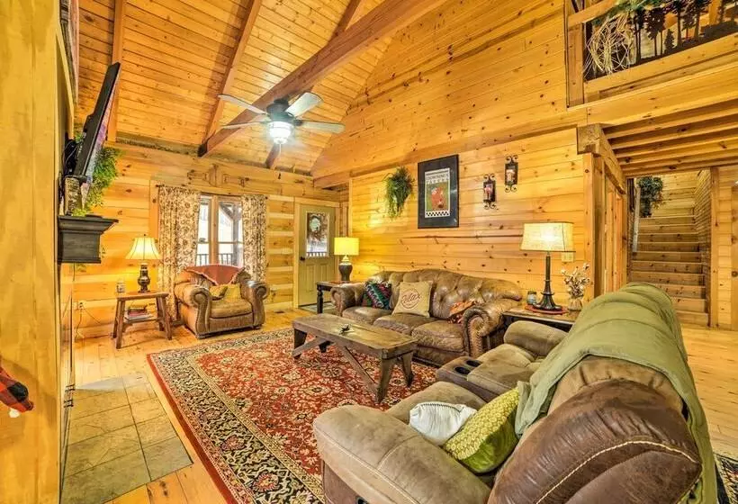 Quiet, Woodsy Retreat: Deck & Kentucky Lake Access