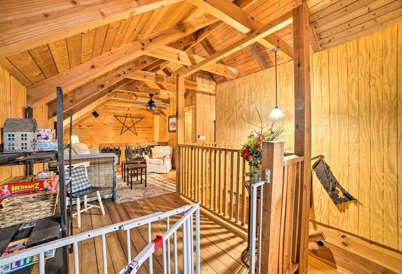 Quiet, Woodsy Retreat: Deck & Kentucky Lake Access