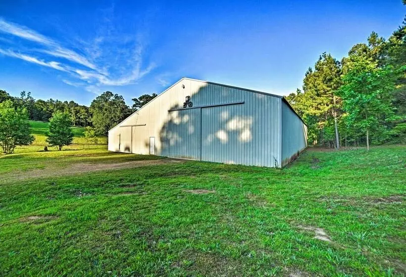 Quiet, Woodsy Retreat: Deck & Kentucky Lake Access