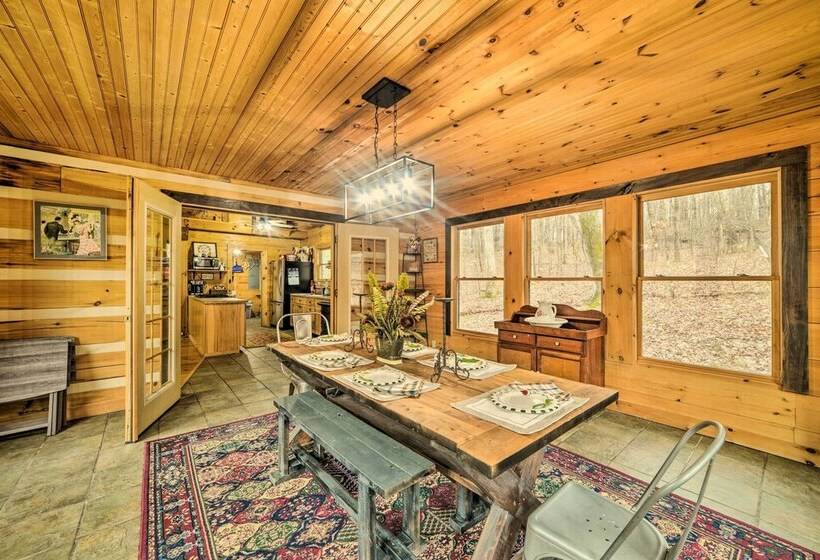 Quiet, Woodsy Retreat: Deck & Kentucky Lake Access