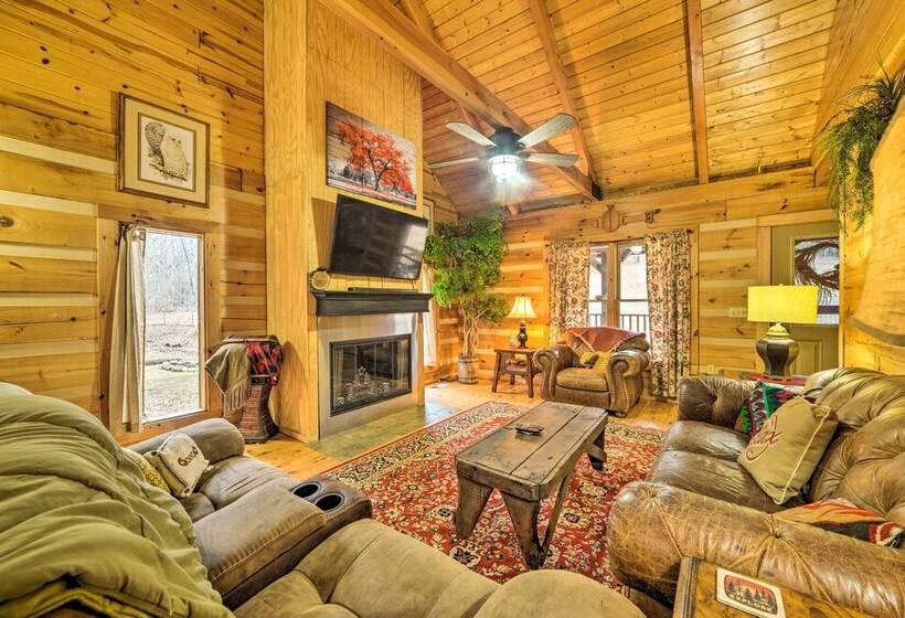 Quiet, Woodsy Retreat: Deck & Kentucky Lake Access