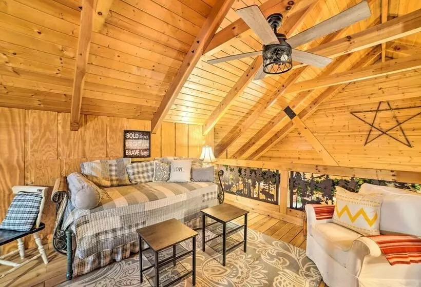 Quiet, Woodsy Retreat: Deck & Kentucky Lake Access