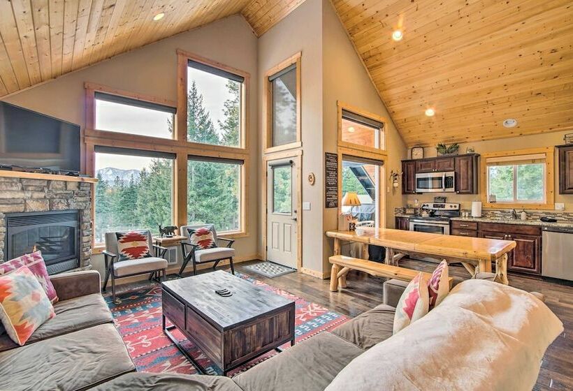 Ronald Cabin W/ Private Hot Tub Near Lake & Trails