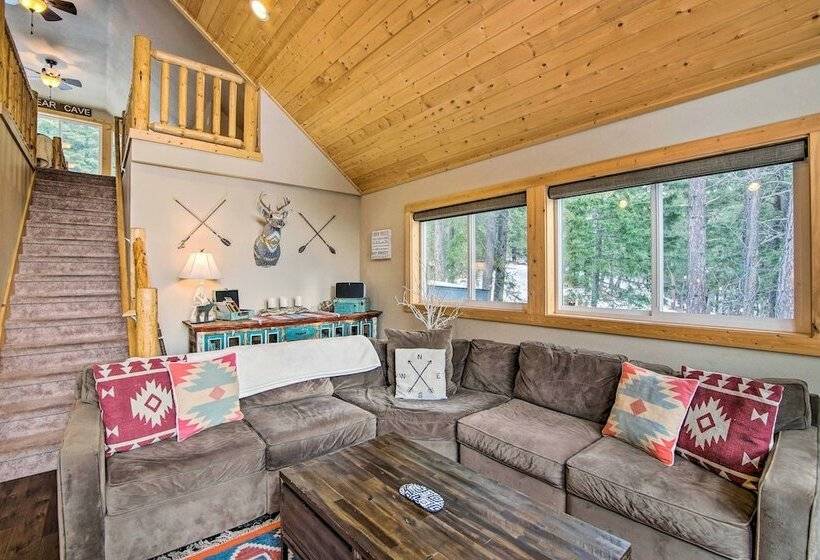 Ronald Cabin W/ Private Hot Tub Near Lake & Trails