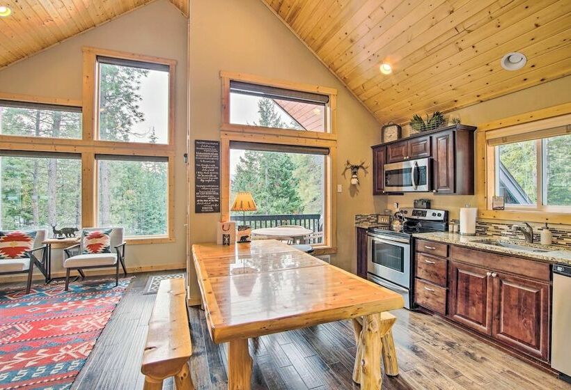 Ronald Cabin W/ Private Hot Tub Near Lake & Trails