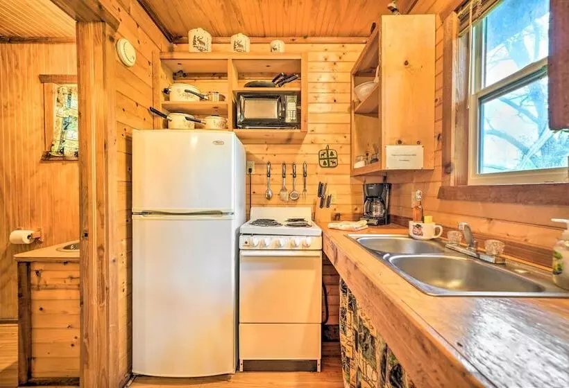 Rustic Davis Cabin < 1/2 Mile To Turner Falls!