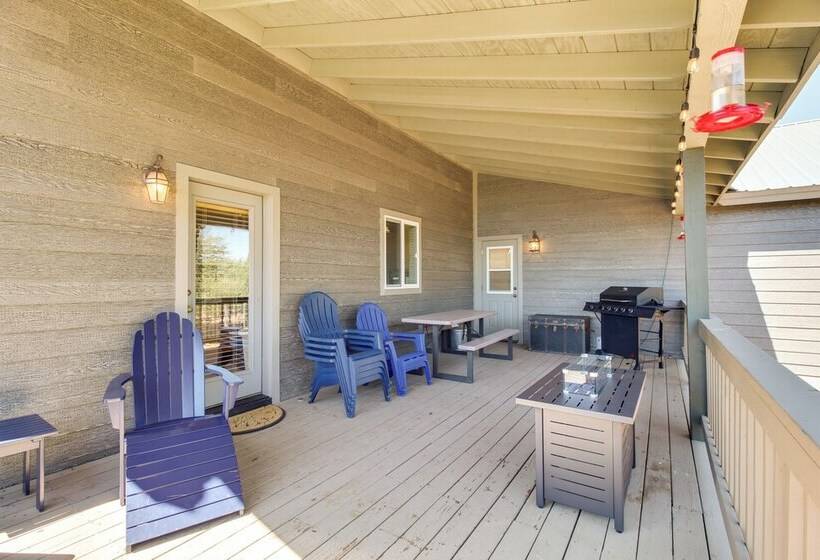 Secluded Show Low Home, Near Hiking Trails!