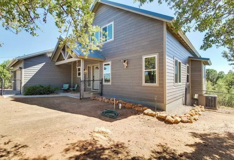 Secluded Show Low Home, Near Hiking Trails!