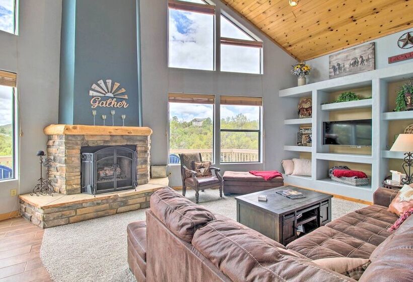 Secluded Show Low Home, Near Hiking Trails!