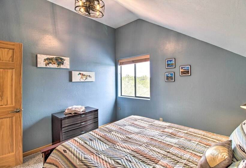 Secluded Show Low Home, Near Hiking Trails!