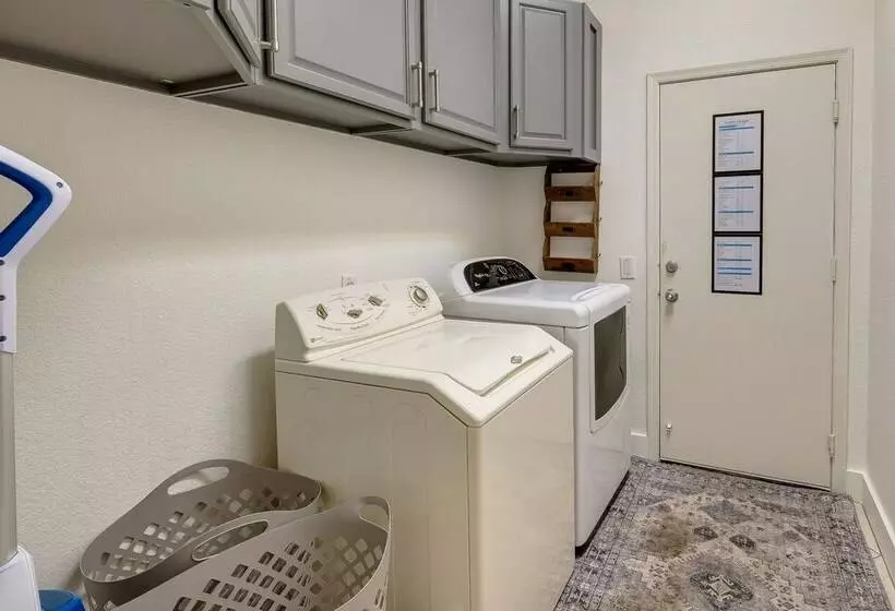 Pet Friendly Chandler Vacation Rental W/ Pool!
