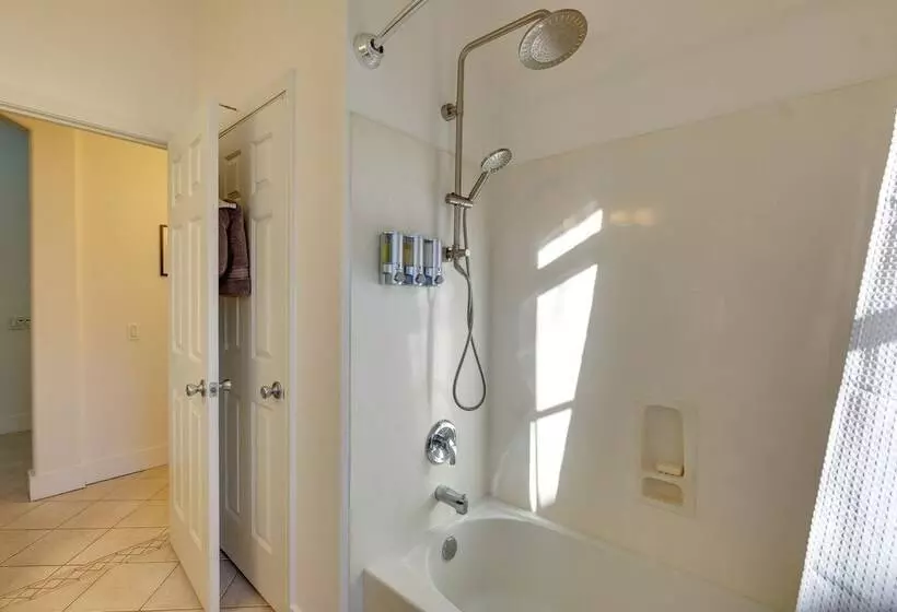 Pet Friendly Chandler Vacation Rental W/ Pool!