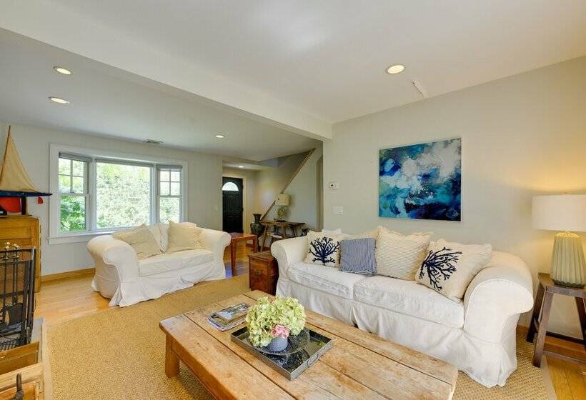 Spacious Sag Harbor Retreat W/ Private Pool!
