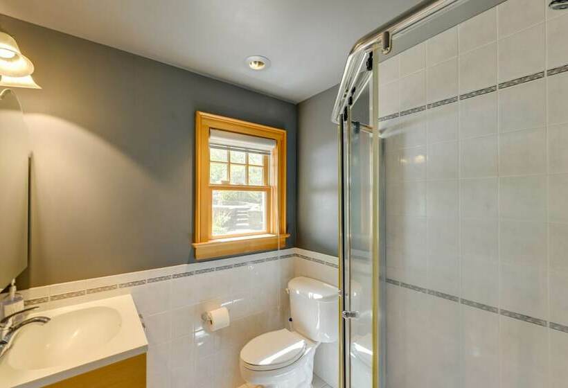 Spacious Sag Harbor Retreat W/ Private Pool!