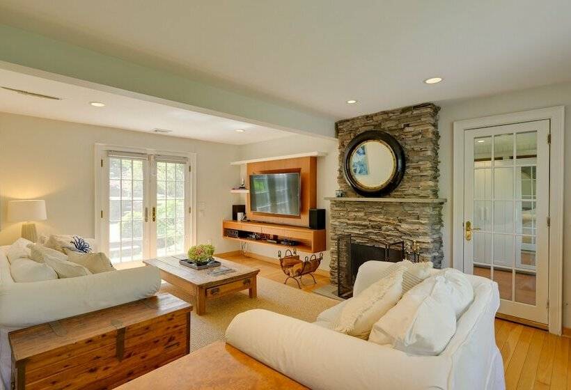 Spacious Sag Harbor Retreat W/ Private Pool!