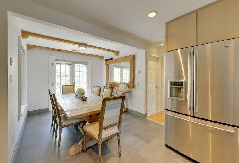 Spacious Sag Harbor Retreat W/ Private Pool!