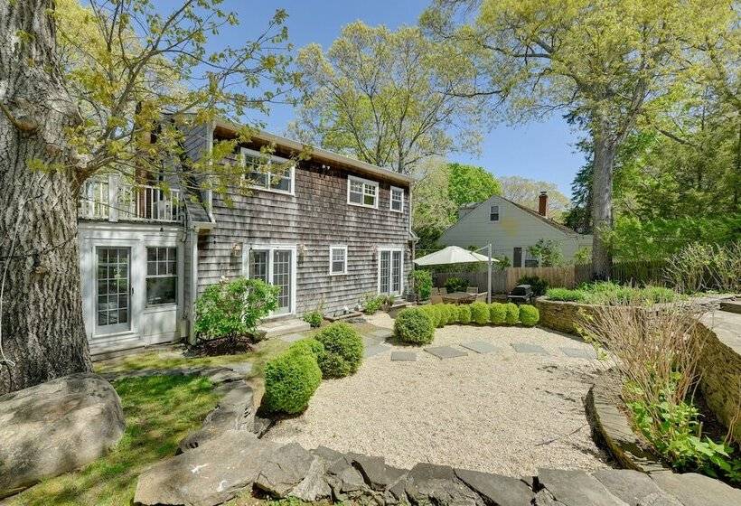 Spacious Sag Harbor Retreat W/ Private Pool!