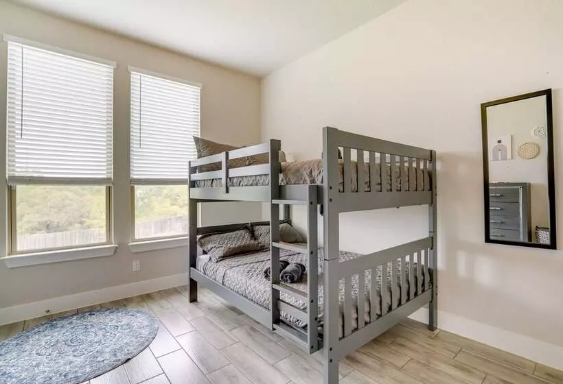 Spacious San Antonio Home: 4 Mi To Seaworld!