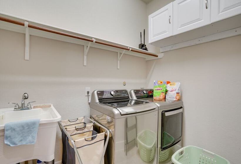 Spacious San Antonio Home: 4 Mi To Seaworld!