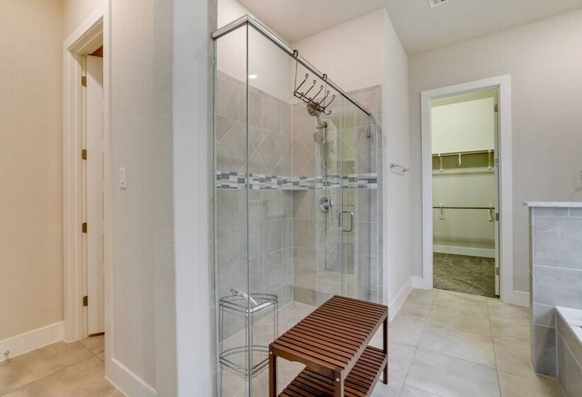 Spacious San Antonio Home: 4 Mi To Seaworld!