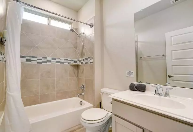 Spacious San Antonio Home: 4 Mi To Seaworld!