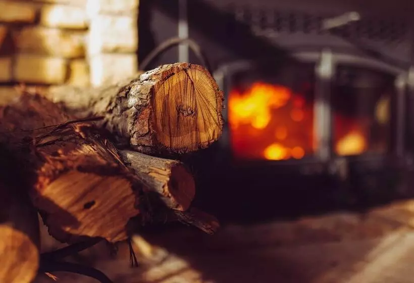 Furnished Deck + Fire Pit: Happy Jack Cabin