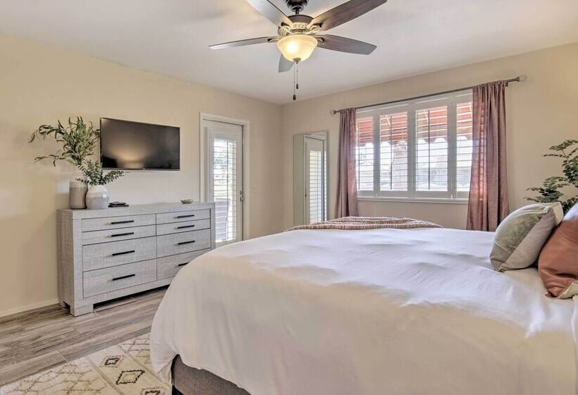 Stunning Sun Lakes Retreat < 1 Mi To Golfing!