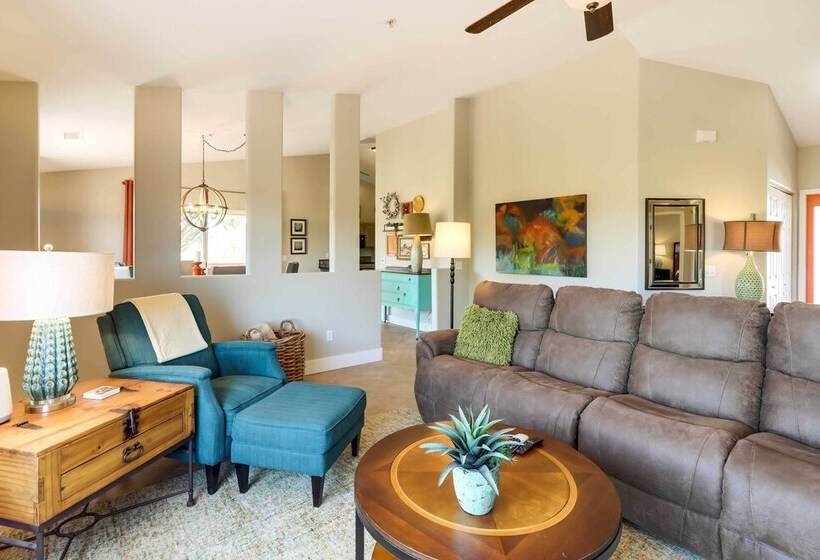 West Sedona Retreat: Deck & Mountain Views