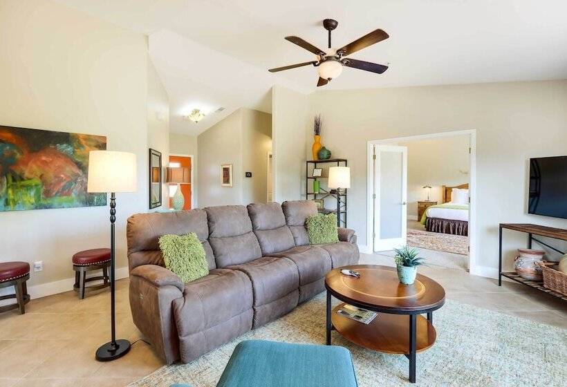 West Sedona Retreat: Deck & Mountain Views