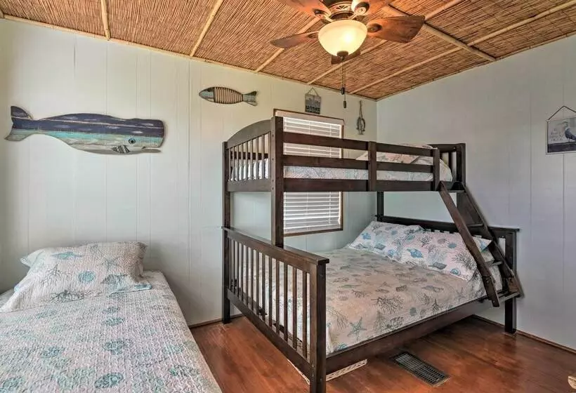 Walk To Ocean: Coastal Surfside Beach Bungalow!