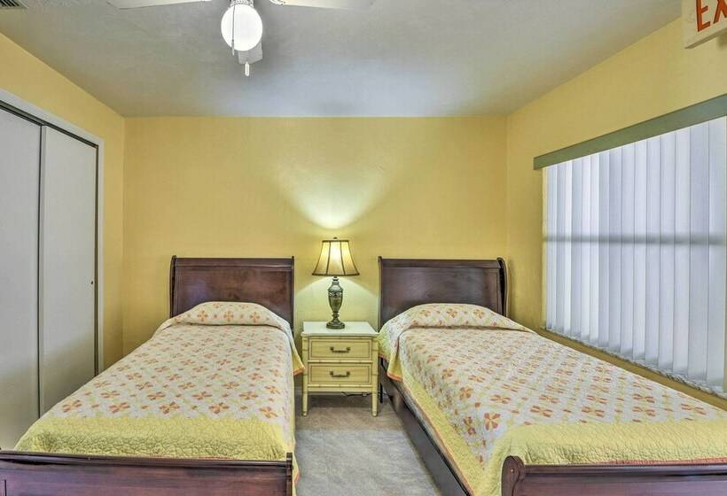 Sunny Port Orange Escape ~ 3 Miles To Beach!