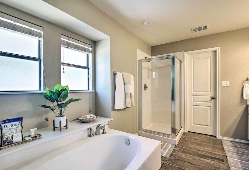 Updated Retreat With Game Room & Boat Ramp Access!