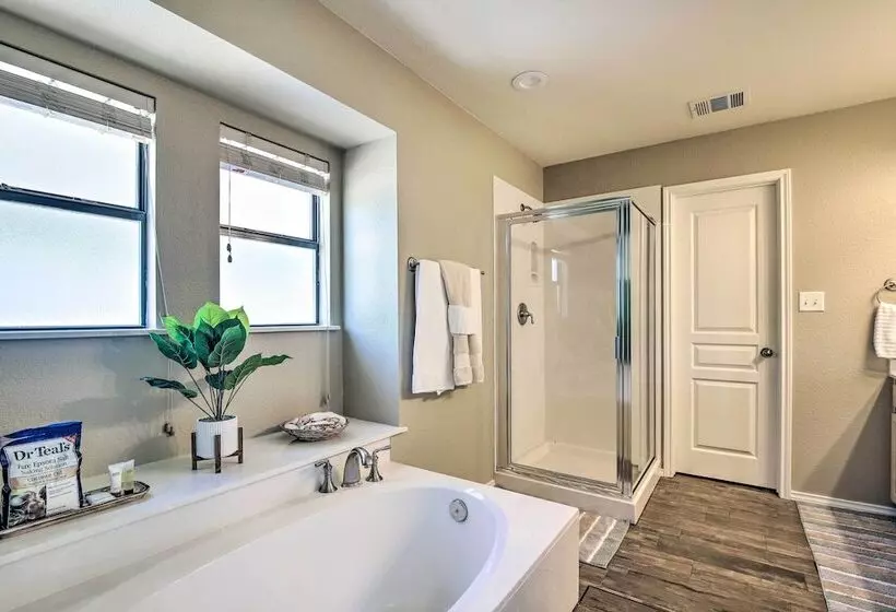 Updated Retreat With Game Room & Boat Ramp Access!