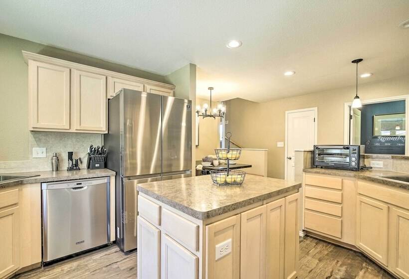 Updated Retreat With Game Room & Boat Ramp Access!