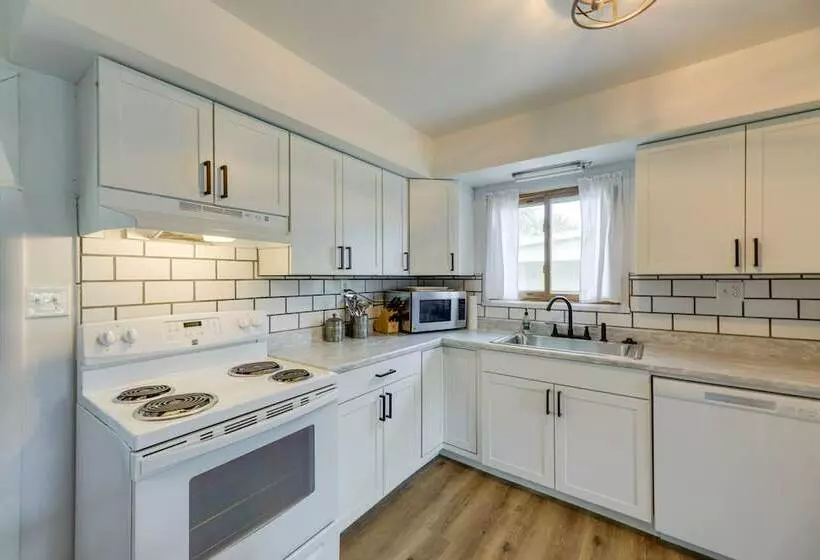 Well Equipped Dayton Home: 5 Mi To University!