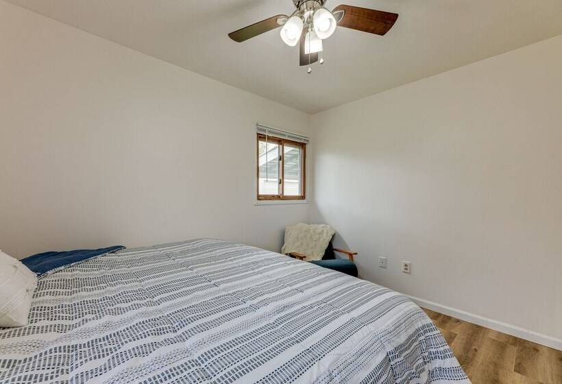 Well Equipped Dayton Home: 5 Mi To University!