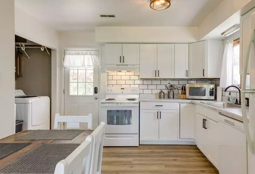 Well Equipped Dayton Home: 5 Mi To University!