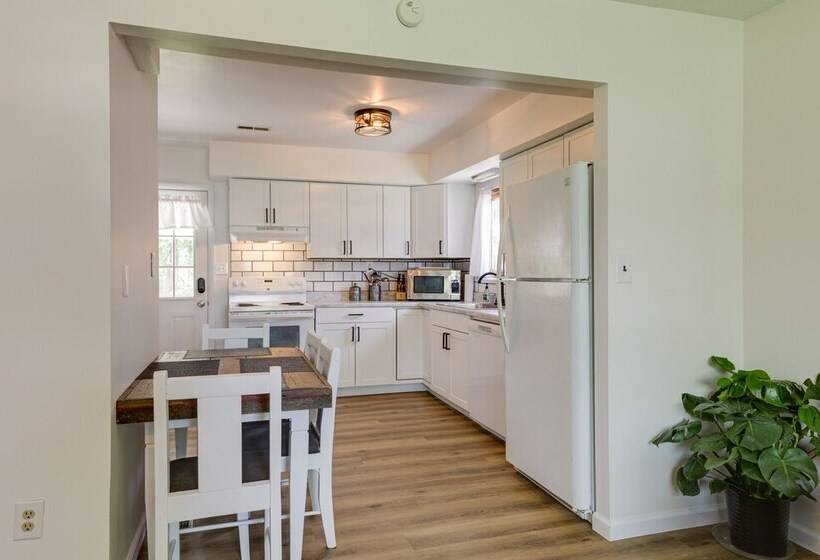 Well Equipped Dayton Home: 5 Mi To University!