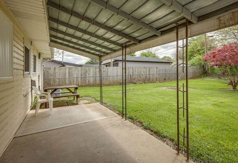 Well Equipped Dayton Home: 5 Mi To University!