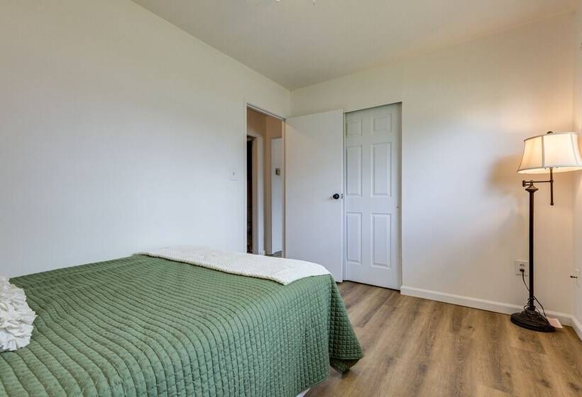 Well Equipped Dayton Home: 5 Mi To University!