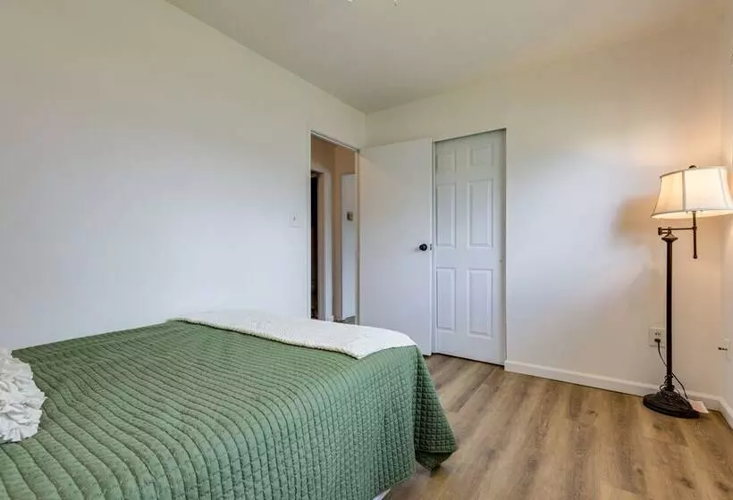 Well Equipped Dayton Home: 5 Mi To University!