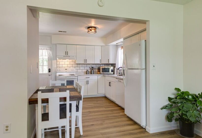 Well Equipped Dayton Home: 5 Mi To University!