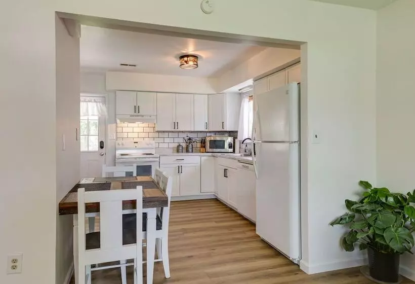 Well Equipped Dayton Home: 5 Mi To University!