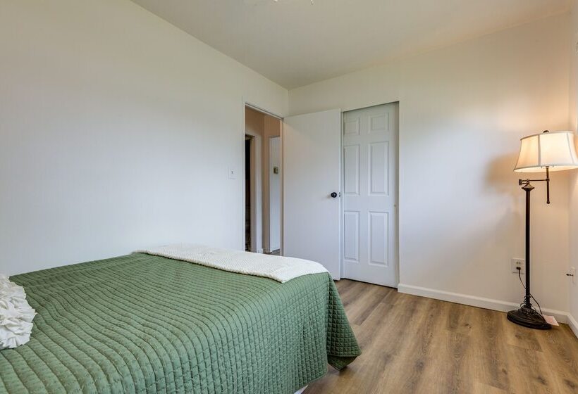 Well Equipped Dayton Home: 5 Mi To University!