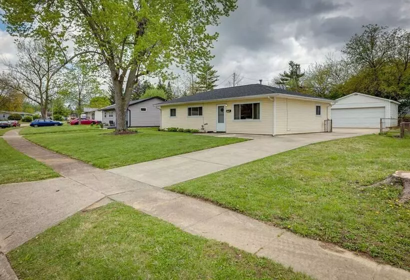 Well Equipped Dayton Home: 5 Mi To University!